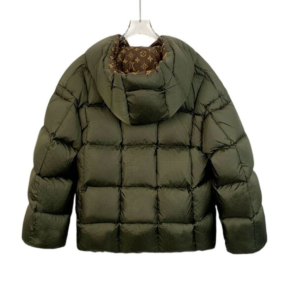 Louis Vuitton Green Puffer Jacket With Monogram Lining & Hood - Picture 2 of 8